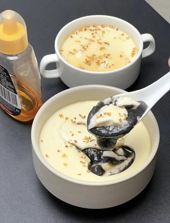 ”甜品为什么让这么多年轻人上了头？PG麻将胡了免费模拟器一碗“老干部(图3)